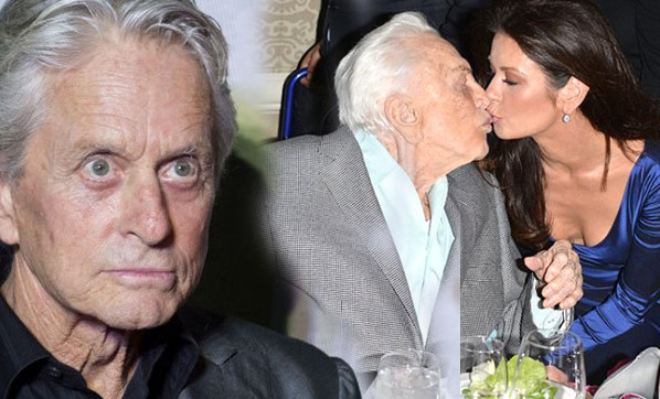 Kocasının gözü önünde öyle bir şey yaptı ki!