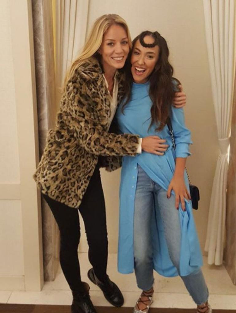 Duygu Sarışının yüzü yandı!