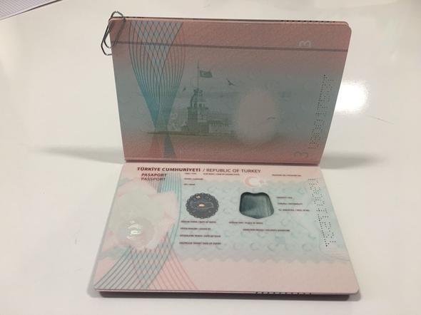 Yeni nesil pasaportlar ilk kez görüntülendi
