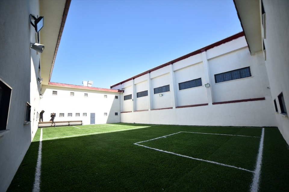 Burası Türkiyede bir cezaevi!