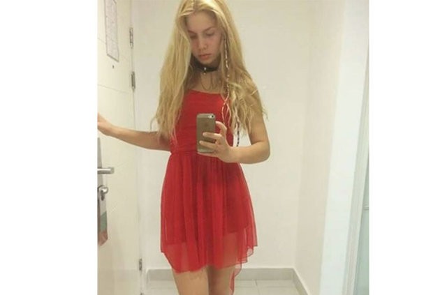 Süper minili Aleyna Tilki ilgi odağı oldu