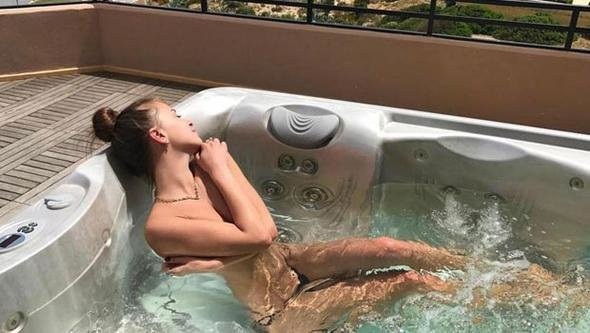 Babaları komünizm gördü, çocukları lüks içinde!