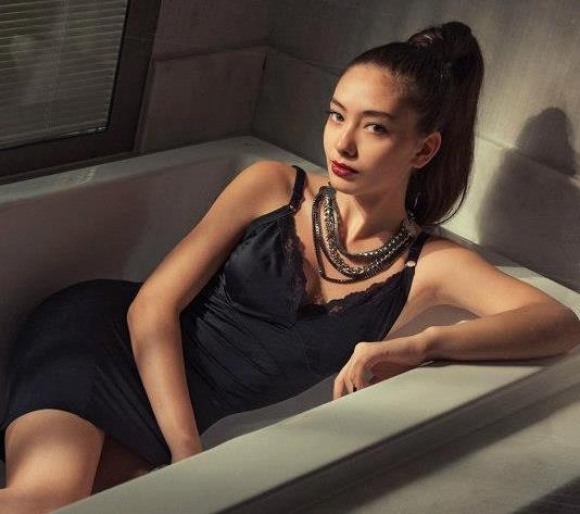 Kara Sevda Nihan fotoğrafları! Neslihan Atagül fotoğrafları!